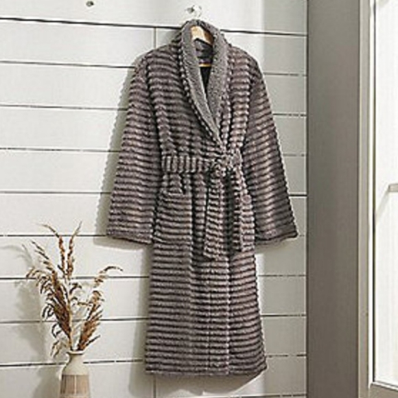 Geneva | Intimates & Sleepwear | Geneva Textured Robe Slipper Set ...
